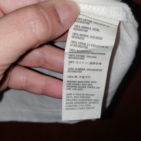 Like New!! HOLLISTER Slim Fit Tee - Picture 4 of 5